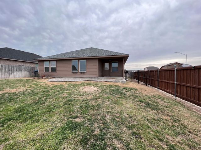 9301 Hill Topper Trail, Fort Worth, TX 76131