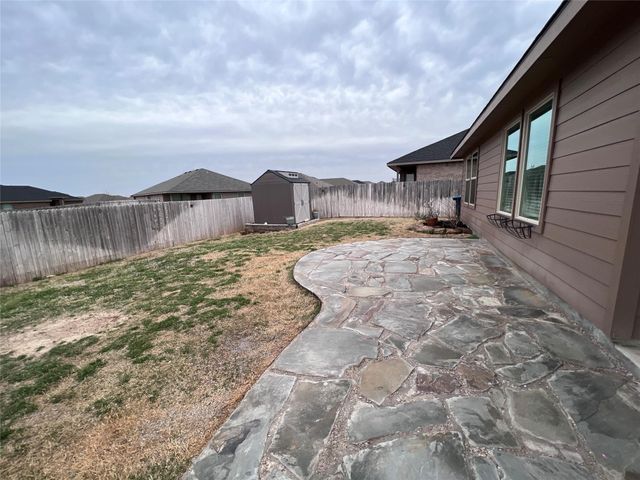 9301 Hill Topper Trail, Fort Worth, TX 76131