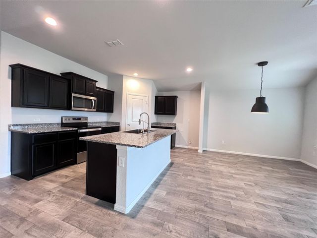9301 Hill Topper Trail, Fort Worth, TX 76131