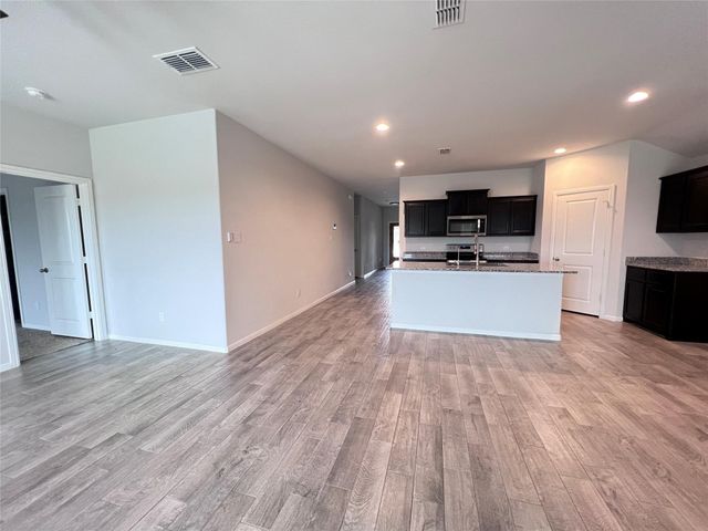 9301 Hill Topper Trail, Fort Worth, TX 76131