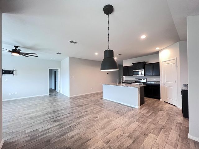 9301 Hill Topper Trail, Fort Worth, TX 76131