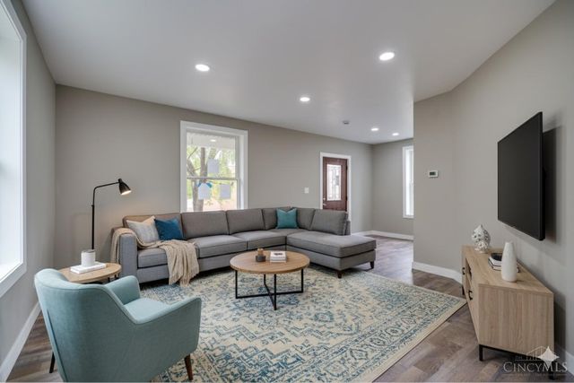 2043 Lawrence Avenue, Norwood, OH 45212