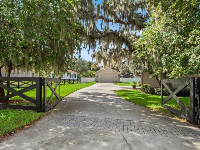 12442 LAKESHORE DRIVE, Clermont, FL 34711