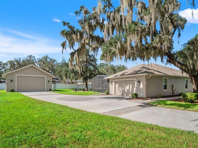 12442 LAKESHORE DRIVE, Clermont, FL 34711