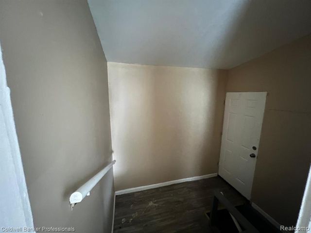 8080 Penrod Street, Detroit, MI 48228