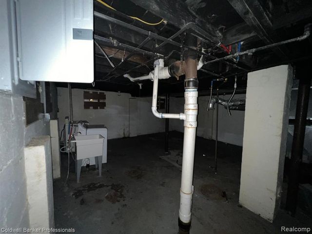 8080 Penrod Street, Detroit, MI 48228