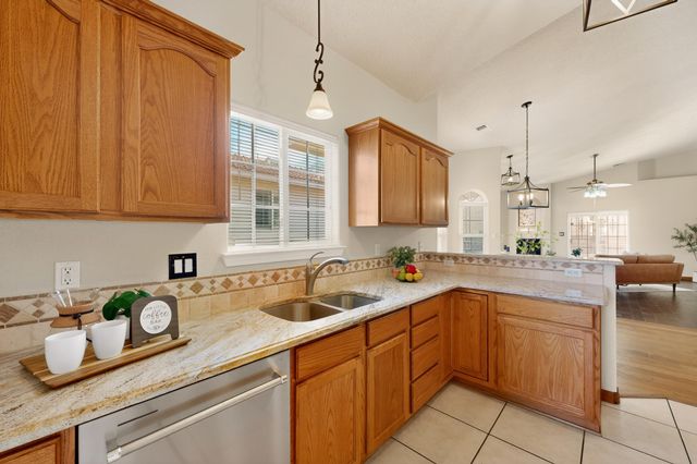 7320 Wild Olive Avenue NE, Albuquerque, NM 87113