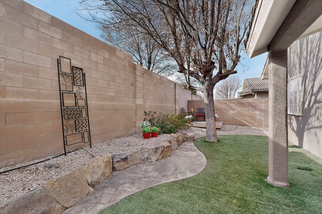 7320 Wild Olive Avenue NE, Albuquerque, NM 87113