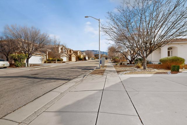 7320 Wild Olive Avenue NE, Albuquerque, NM 87113