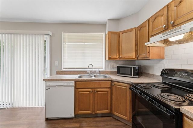 5901 Fairlane Drive, Kansas City, MO 64134
