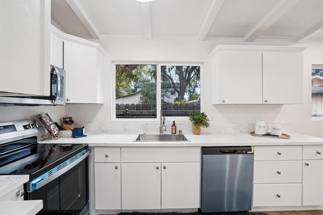 2780 American Ave, Sacramento, CA 95833