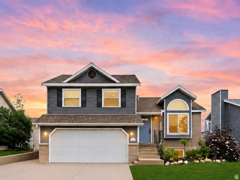 Image 2 of property listing at 1828 N 225 W, Layton, UT 84041
