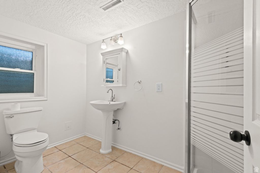 Image 19 of property listing at 1828 N 225 W, Layton, UT 84041