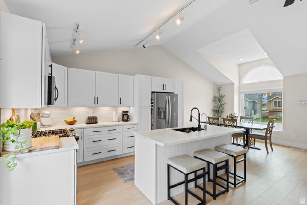 Image 3 of property listing at 1828 N 225 W, Layton, UT 84041