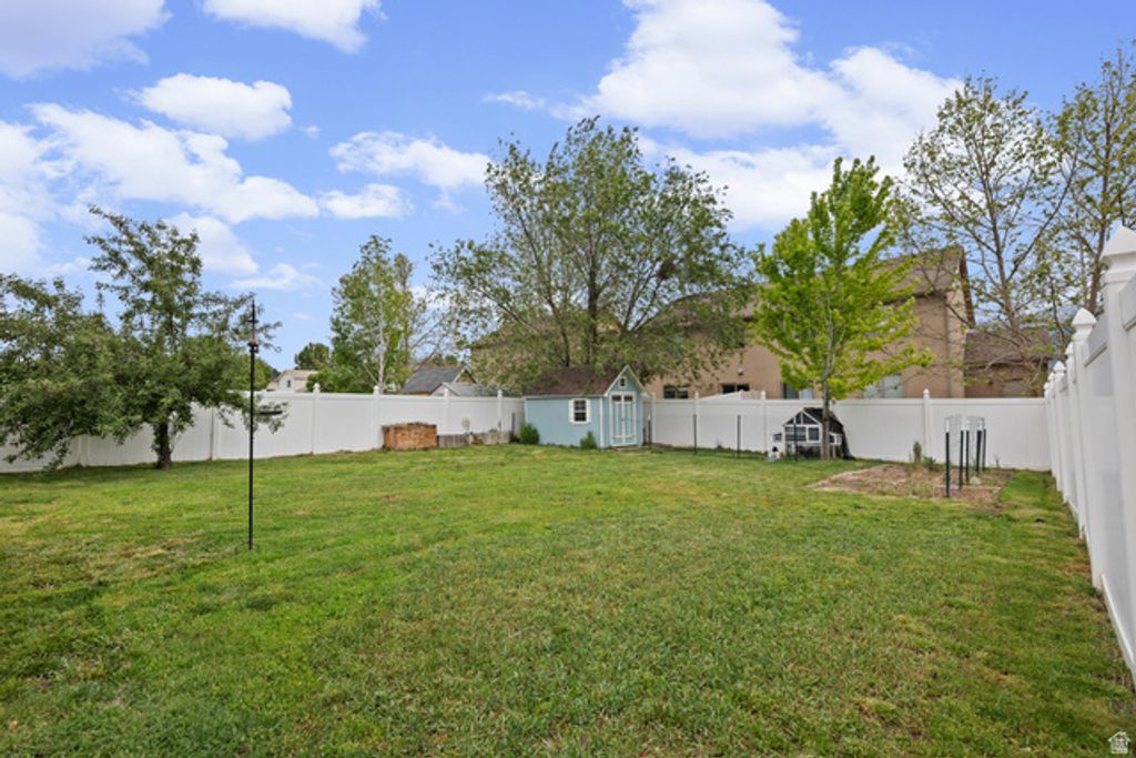 Image 22 of property listing at 1828 N 225 W, Layton, UT 84041