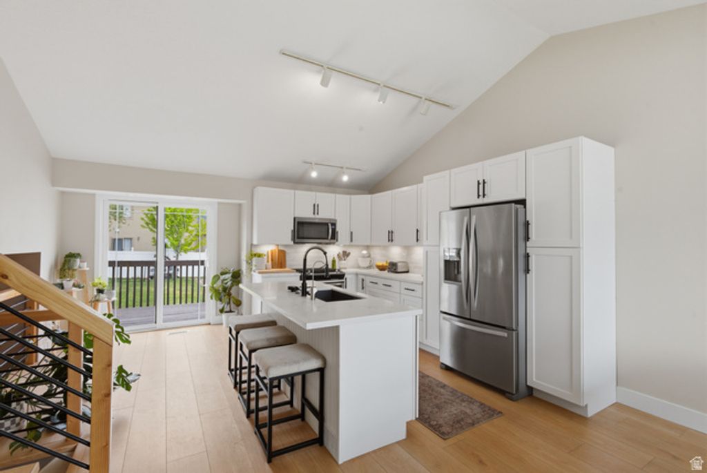 Image 4 of property listing at 1828 N 225 W, Layton, UT 84041