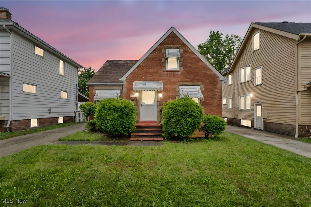 11215 Langton Avenue, Garfield Heights, OH 44125