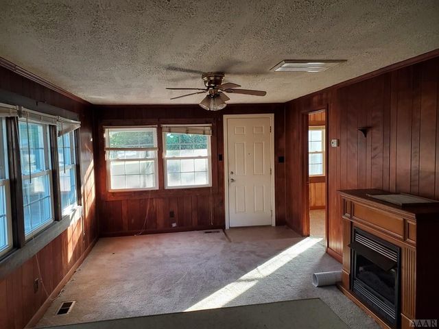 1302 Highland Avenue, Elizabeth City, NC 27909