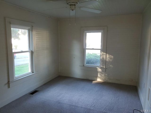 1302 Highland Avenue, Elizabeth City, NC 27909