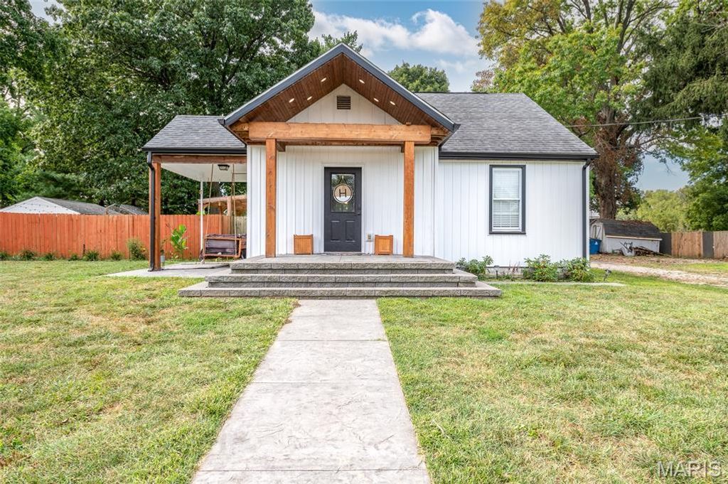 10 White Lily Drive, Collinsville, IL 62234