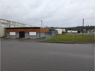1127 S BROADWAY, Coos Bay, OR 97420