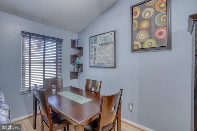 4 S MERRIMENT DR, Newark, DE 19702