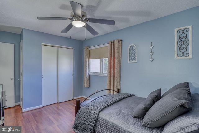 4 S MERRIMENT DR, Newark, DE 19702