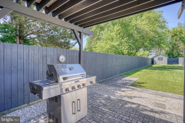 4 S MERRIMENT DR, Newark, DE 19702
