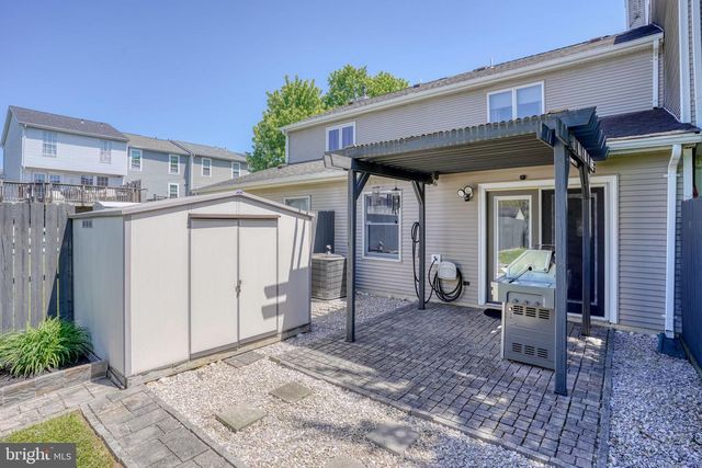 4 S MERRIMENT DR, Newark, DE 19702