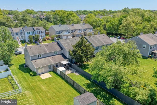 4 S MERRIMENT DR, Newark, DE 19702
