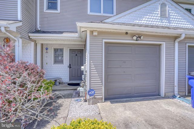 4 S MERRIMENT DR, Newark, DE 19702