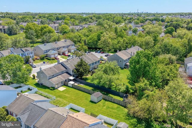 4 S MERRIMENT DR, Newark, DE 19702
