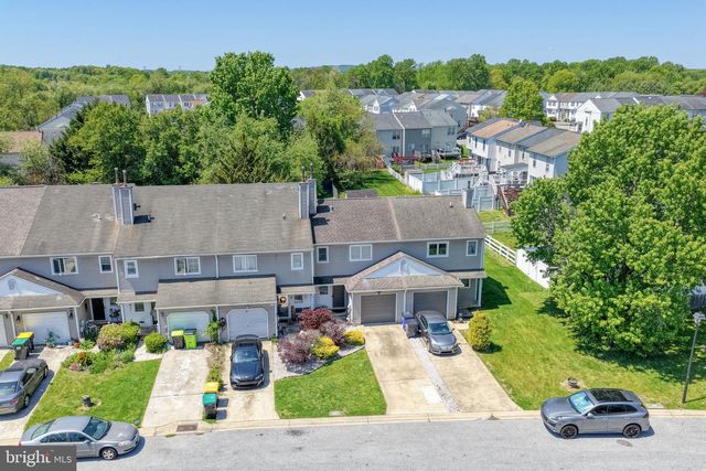 4 S MERRIMENT DR, Newark, DE 19702