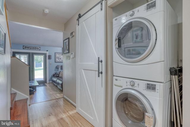 4 S MERRIMENT DR, Newark, DE 19702