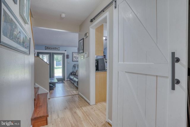 4 S MERRIMENT DR, Newark, DE 19702