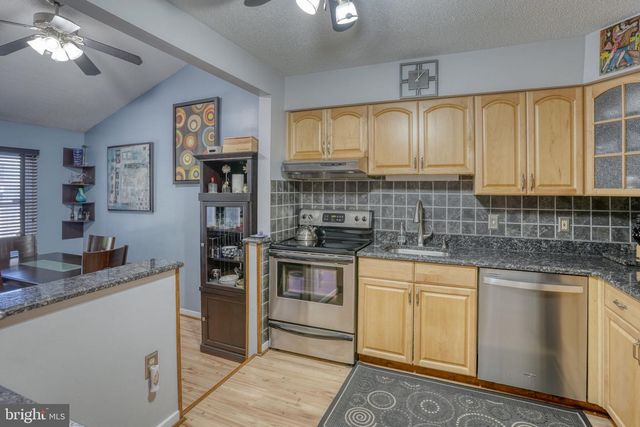 4 S MERRIMENT DR, Newark, DE 19702