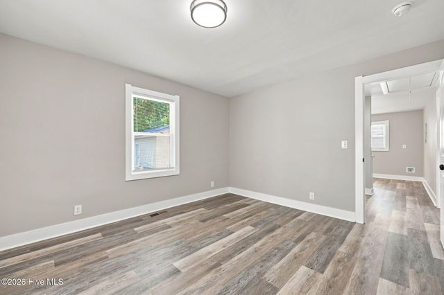 405 Greenview Drive N, Greenville, NC 27834