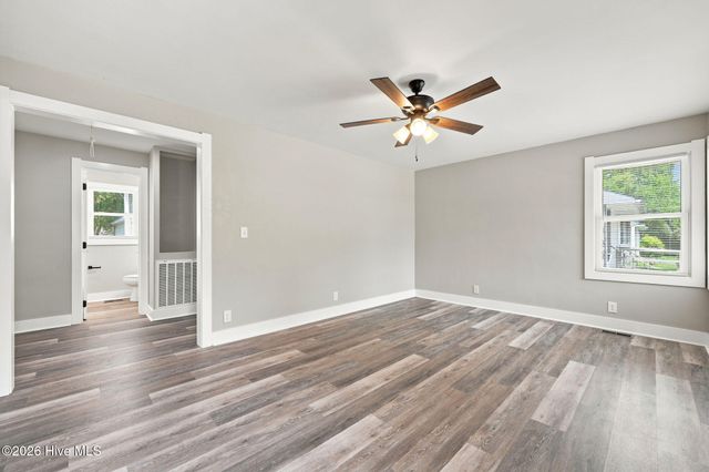 405 Greenview Drive N, Greenville, NC 27834