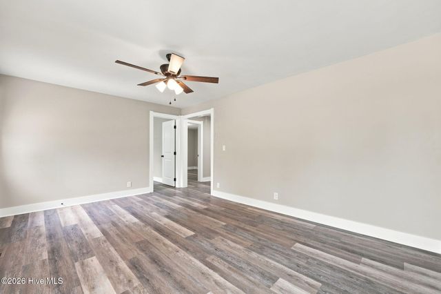 405 Greenview Drive N, Greenville, NC 27834