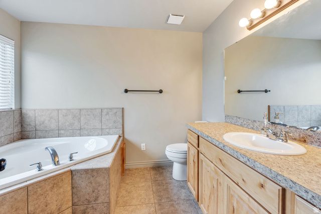 3268 W 1025 N, Layton, UT 84041