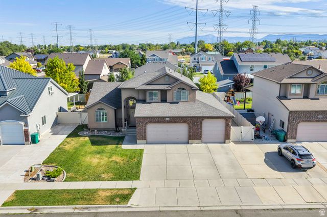 3268 W 1025 N, Layton, UT 84041