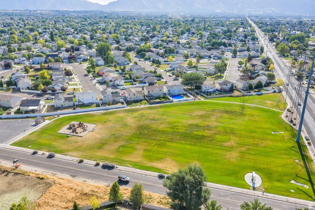 3268 W 1025 N, Layton, UT 84041