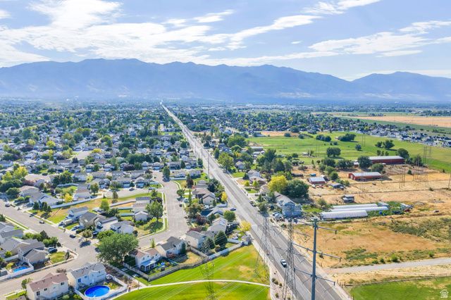 3268 W 1025 N, Layton, UT 84041