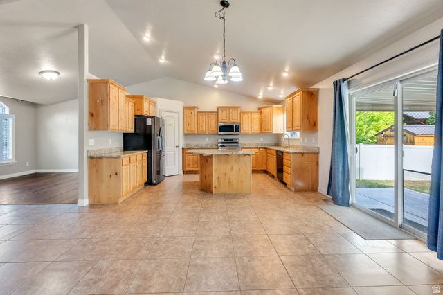 3268 W 1025 N, Layton, UT 84041