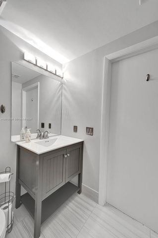 2475 Brickell Ave 804, Miami, FL 33129