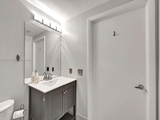 2475 Brickell Ave 804, Miami, FL 33129