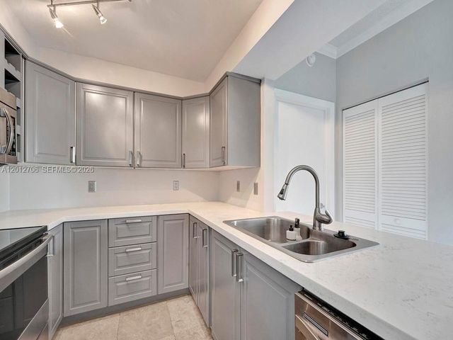 2475 Brickell Ave 804, Miami, FL 33129
