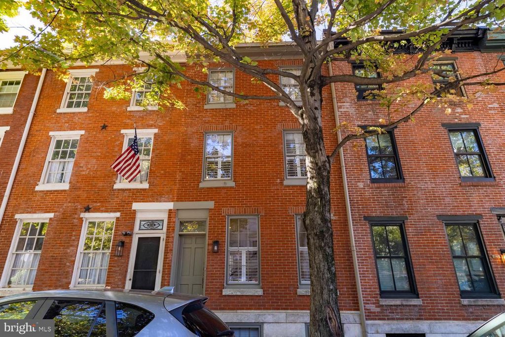2138 SPRING ST, PHILADELPHIA, PA 19103 — exterior