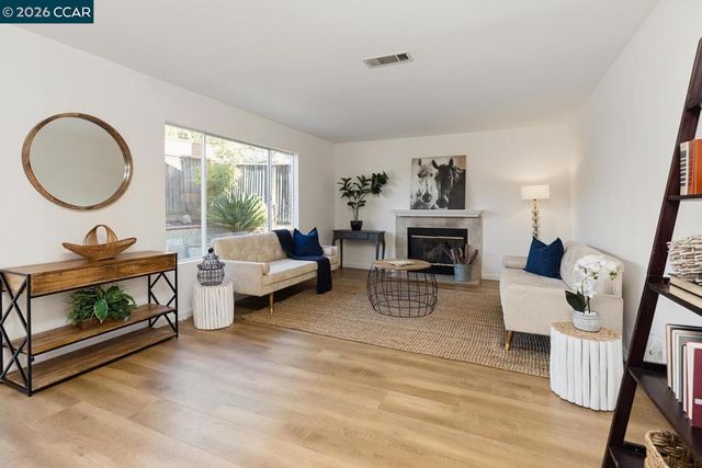 592 Ross Circle, Martinez, CA 94553