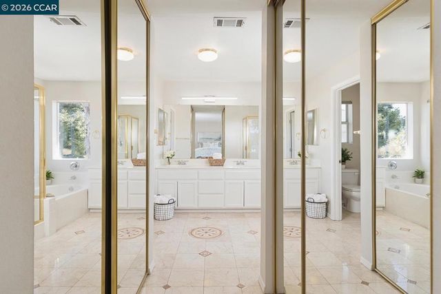 592 Ross Circle, Martinez, CA 94553